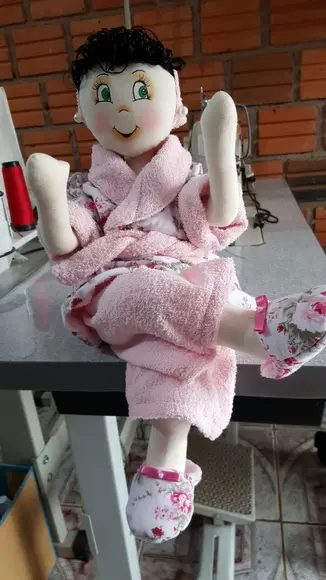 boneca porta papel higienico