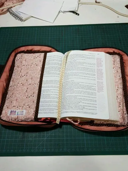 Capa para bíblia.