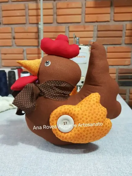 Galinha peso de porta.