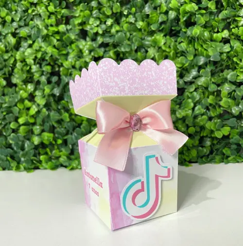 20 Personalizados Tik Tok Menina Candy