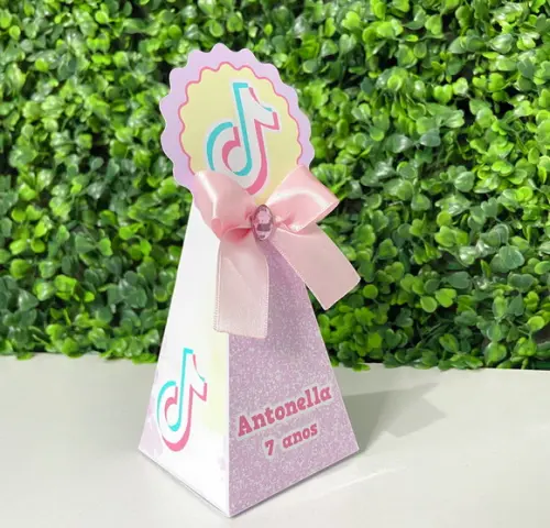 20 Personalizados Tik Tok Menina Candy