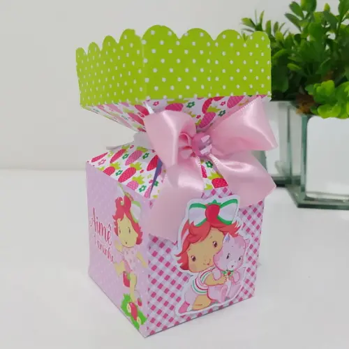 40 Personalizados Moranguinho Baby