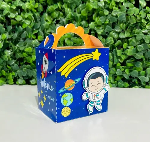 Kit Personalizados Astronauta/ Espaço ( 32 Peças)