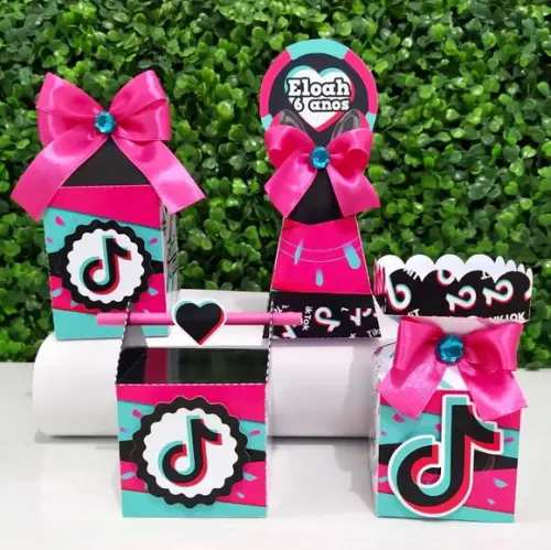 Kit Personalizados Tik Tok Menina (20 Peças)