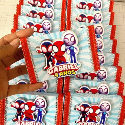 Porta Kit Kat Luxo Spidey e Seus Amigos Espetaculares