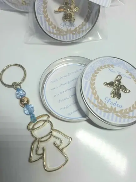 Chaveiro de Anjo na Latinha com Mini Terço