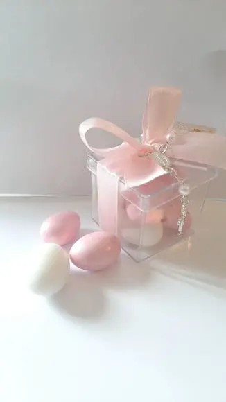 Caixinha com Amêndoas Coloridas e Terço
