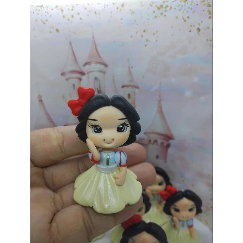 Kit 10 Aplique para lembrancinhas em biscuit Branca de neve