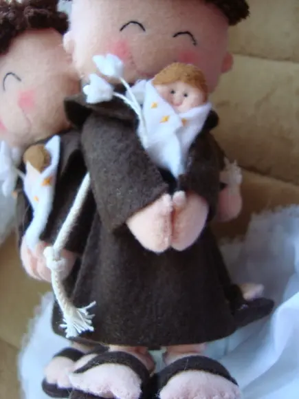 Buquê de Santo Antonio com 6 Santinhos