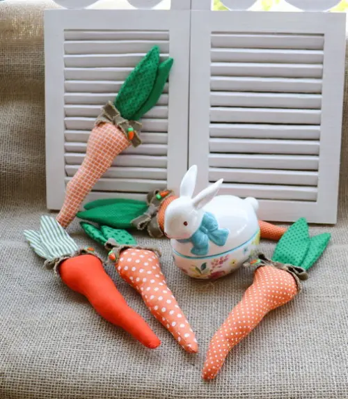 Kit com 5 (cinco) Cenouras em Tecido Páscoa