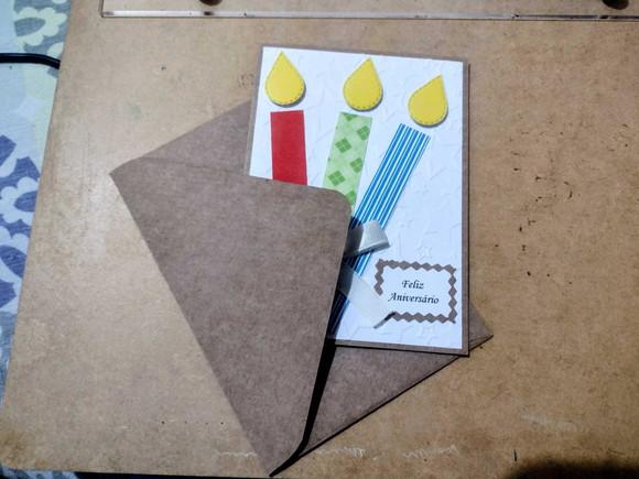 Cartão de Aniversário - Velas Coloridas