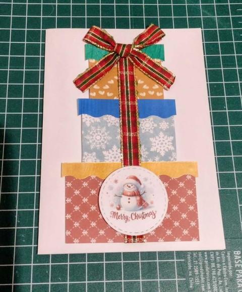 Cartão de Natal - Presentes e Boneco de Neve