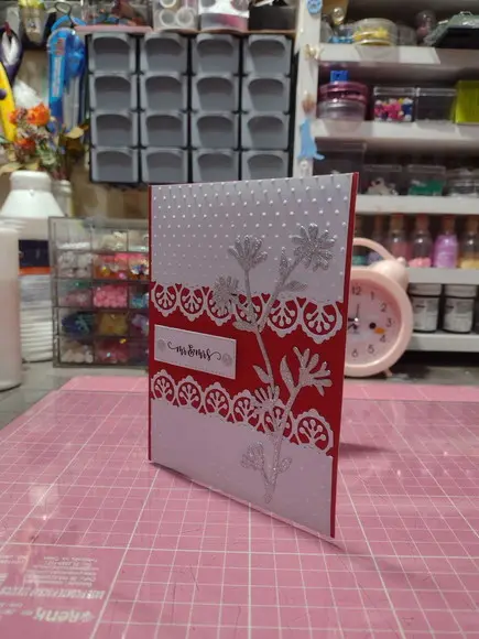 Convite de Casamento - Celebração em Vermelho e Prata