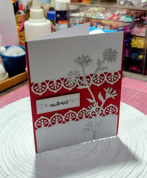 Convite de Casamento - Celebração em Vermelho e Prata"