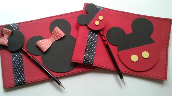 Cadernos de Desenhos do Mickey e Minnie