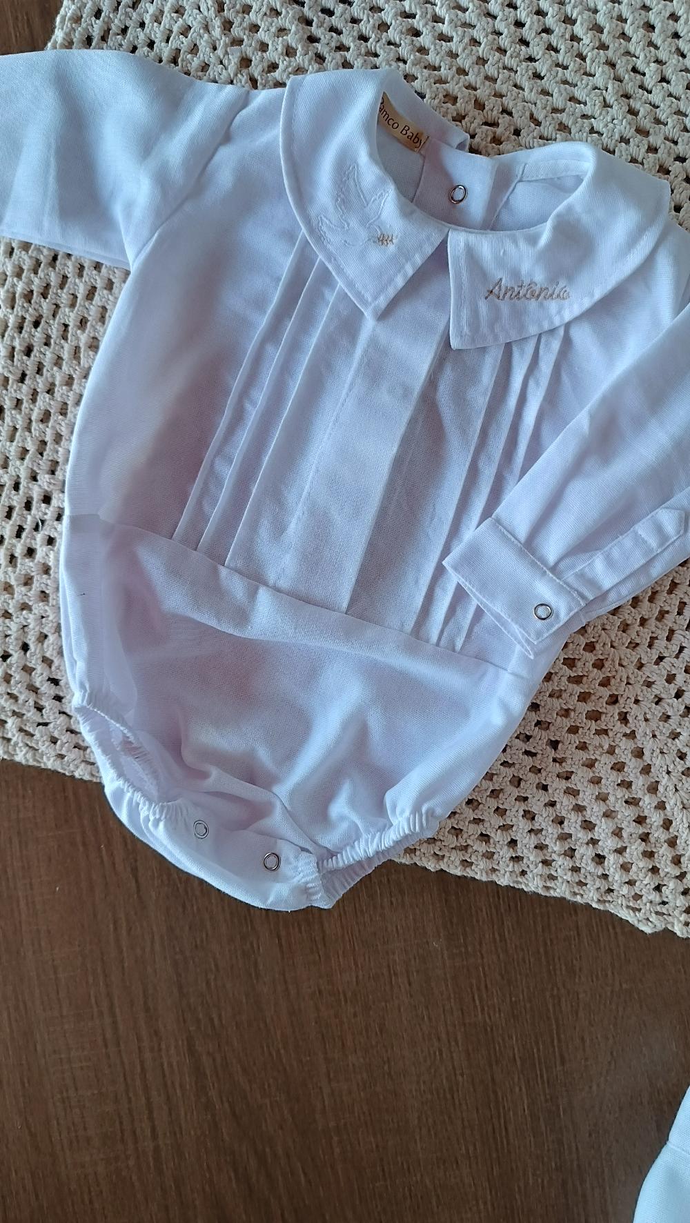 Conjunto de batismo para menino