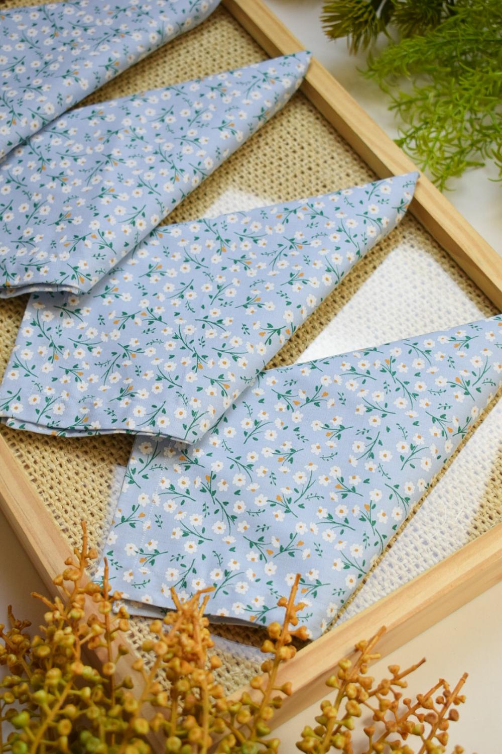 Guardanapo Azul Claro com Margaridas Brancas / 4 Unidades