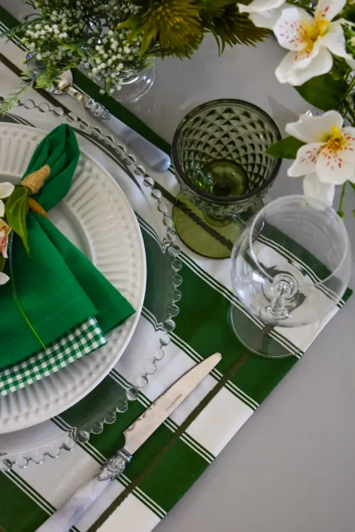 Mesa Posta dia dos Pais Verde e Branca 8 Lugares