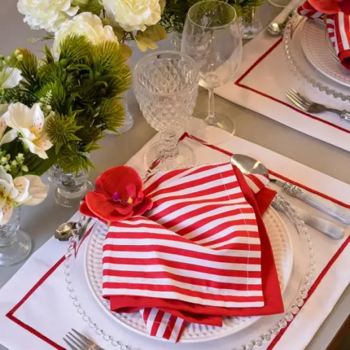 Kit Mesa Posta Impermeável Vermelho e Branco 4 Lugares