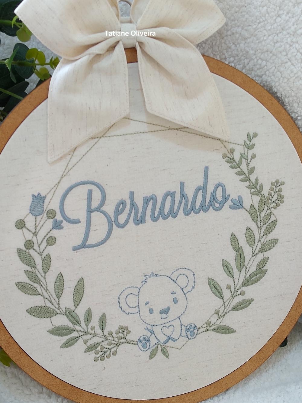 Enfeite maternidade bastidor bordado - Coala