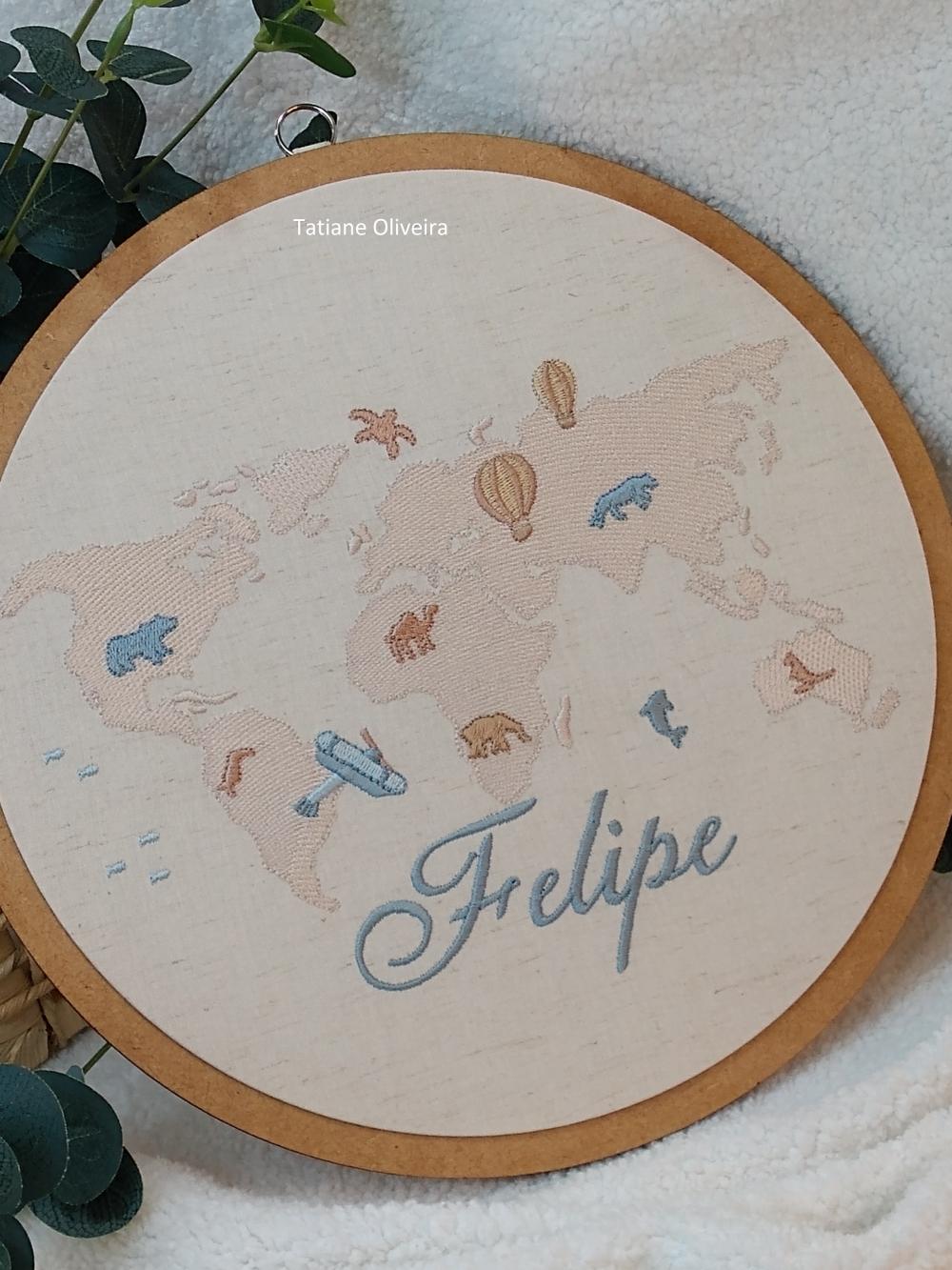 Enfeite maternidade bastidor bordado - Mapa Mundi