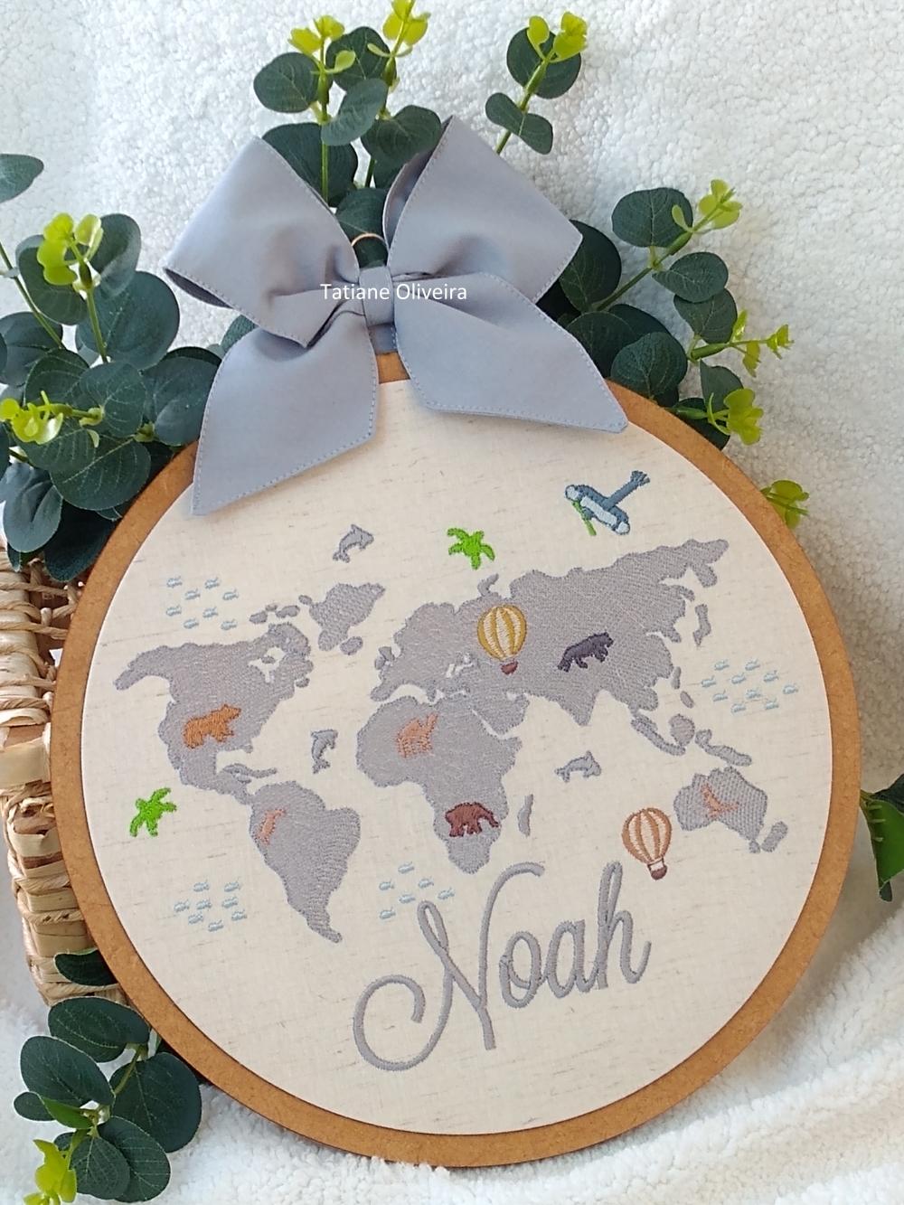 Enfeite maternidade bastidor bordado - Mapa Mundi