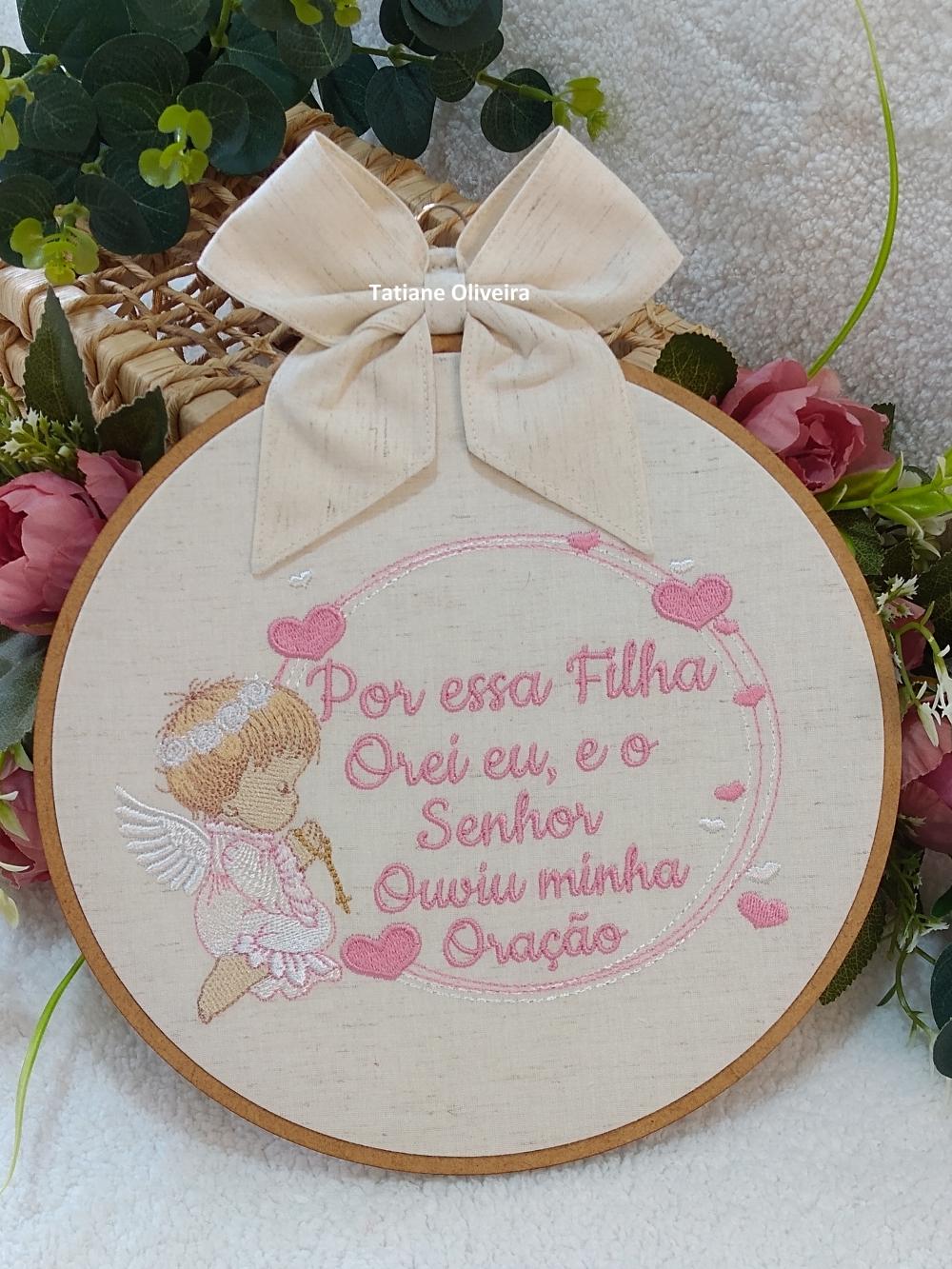 Enfeite maternidade bastidor bordado - Versículo