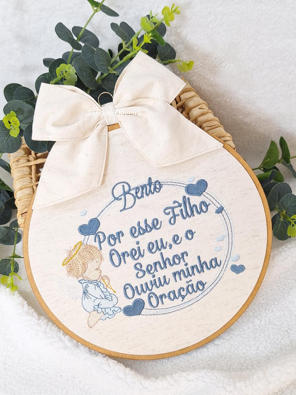 Enfeite maternidade bastidor bordado - Versículo com nome