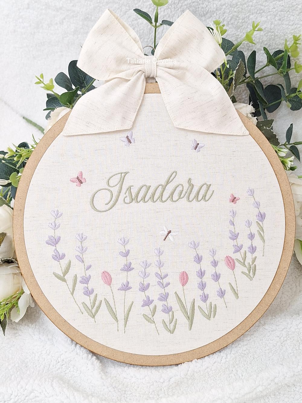 Enfeite Maternidade Bastidor Bordado Tulipas e Lavanda