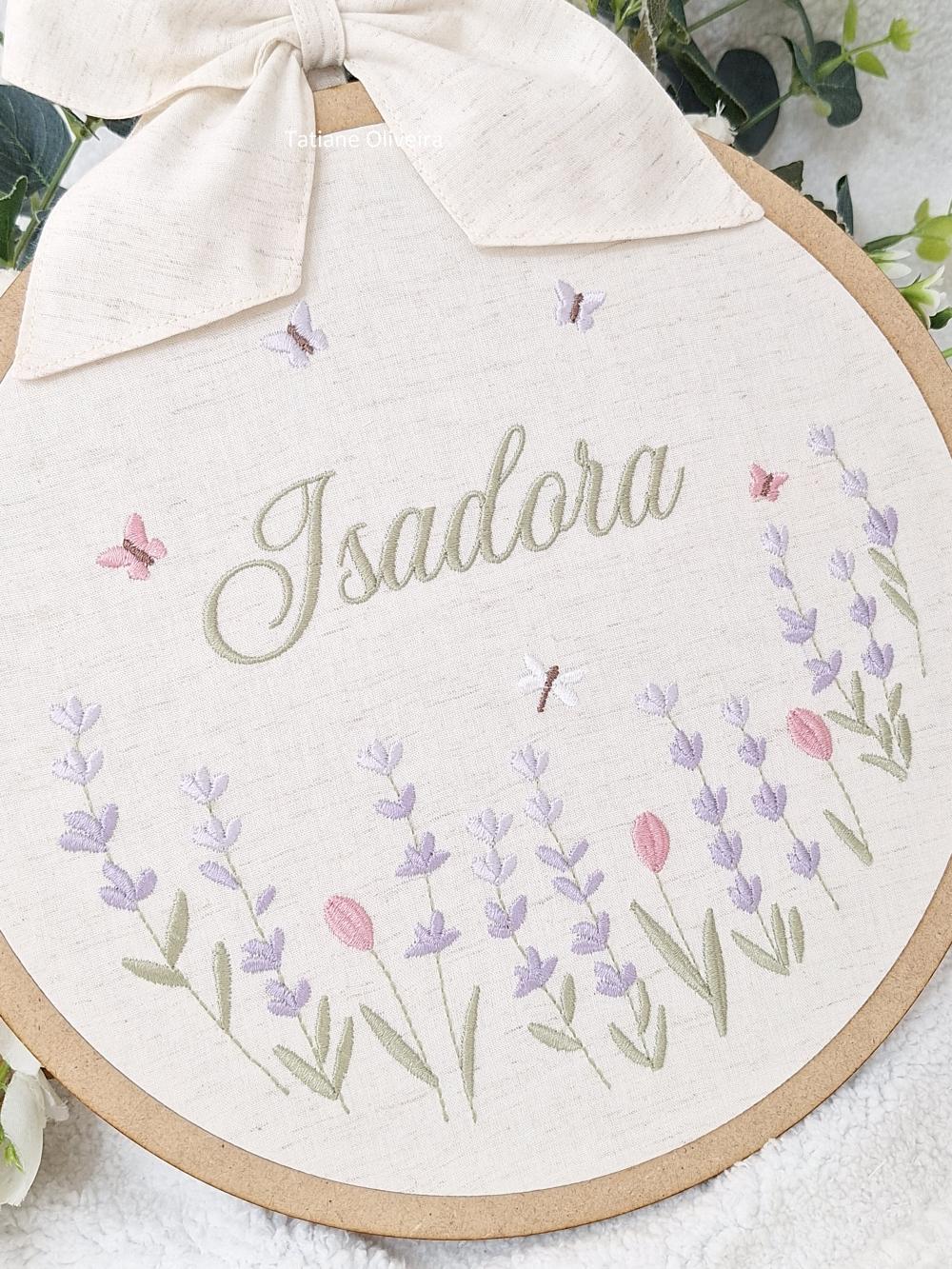 Enfeite Maternidade Bastidor Bordado Tulipas e Lavanda