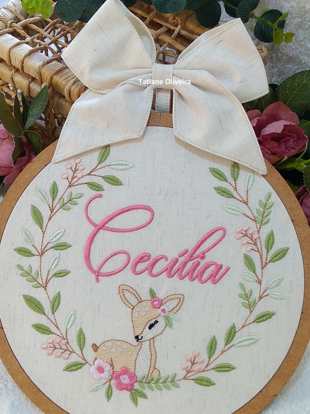 Enfeite maternidade bastidor bordado - Jardim Encantado Cervo