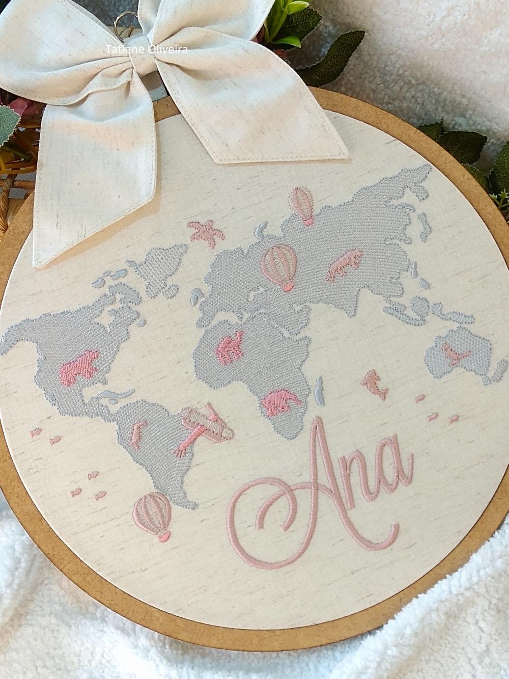 Enfeite maternidade bastidor bordado - Mapa Mundi