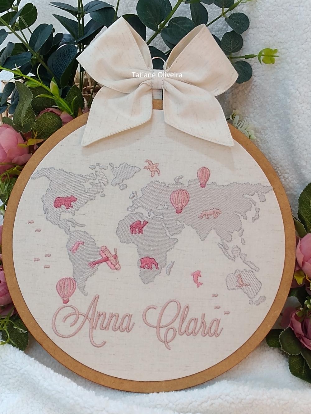 Enfeite maternidade bastidor bordado - Mapa Mundi