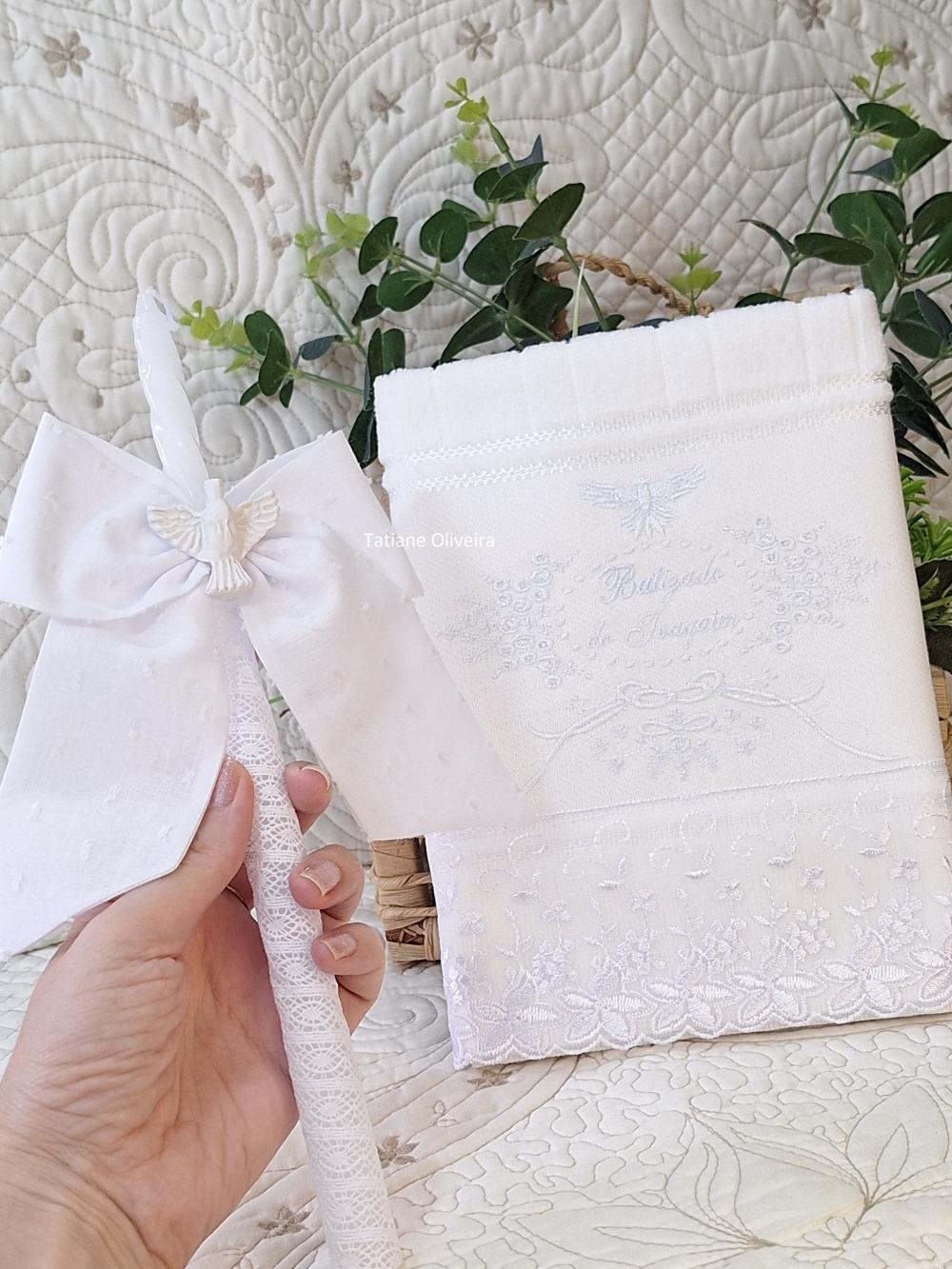 Toalha De Batizado Bordada E Vela Decorada Batizado