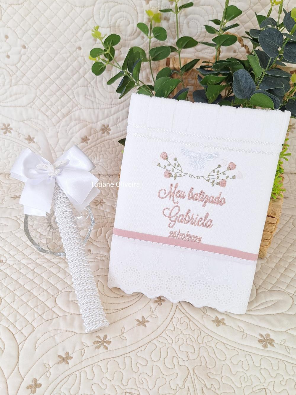Toalha De Batizado Bordada E Vela Decorada Batizado