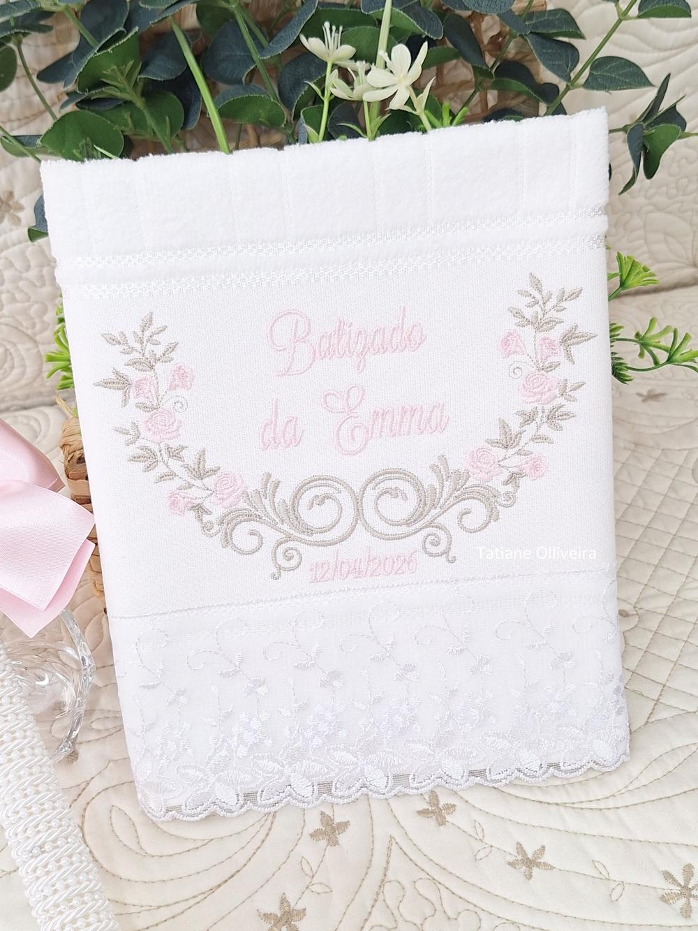 Toalha De Batizado Bordada E Vela Decorada Batizado