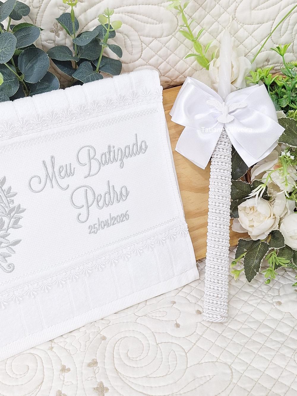Toalha De Batizado Bordada E Vela Decorada Batizado