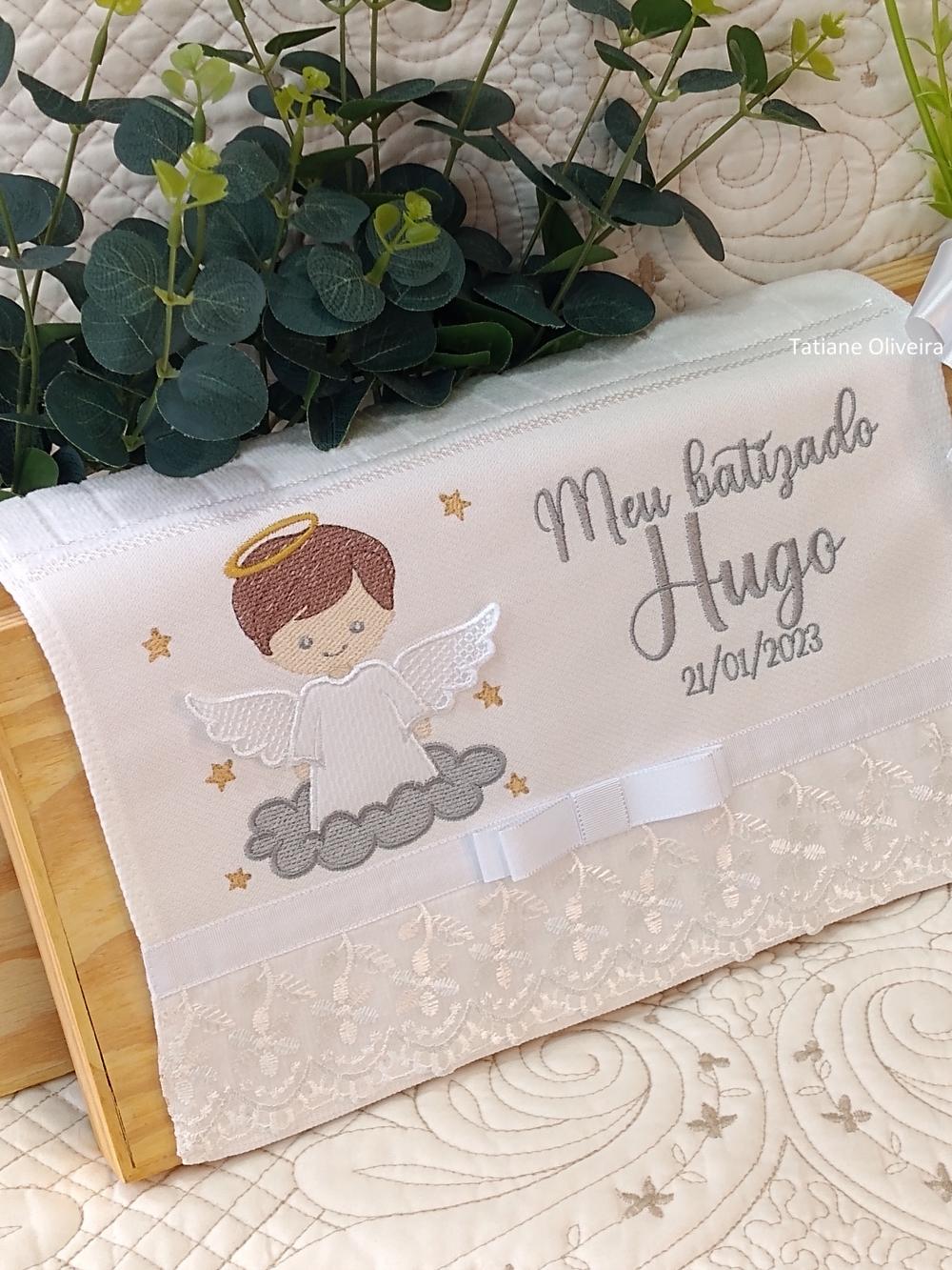 Toalha De Batizado Bordada E Vela Decorada Batizado