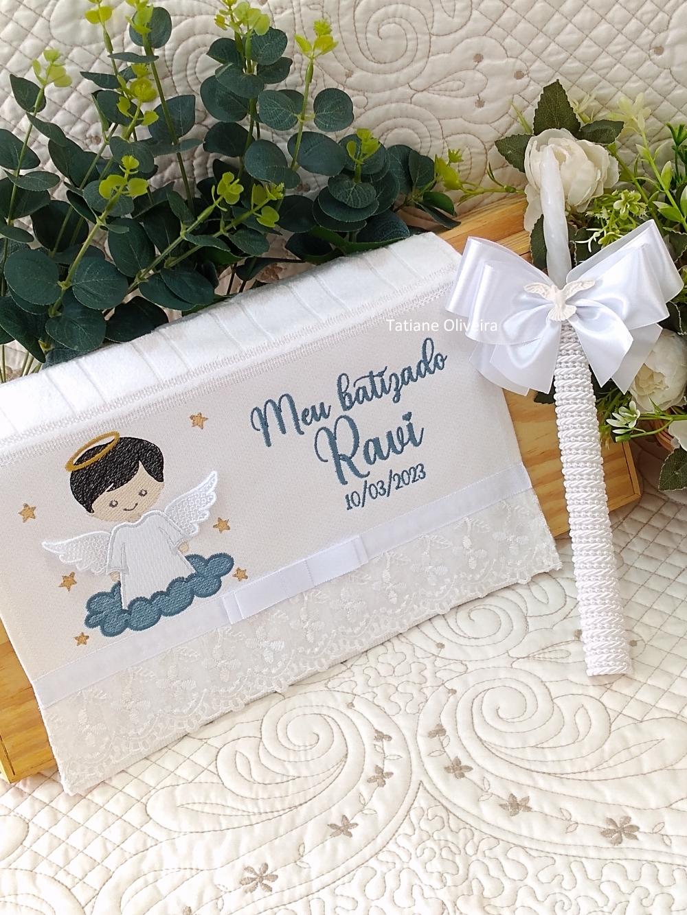 Toalha De Batizado Bordada E Vela Decorada Batizado