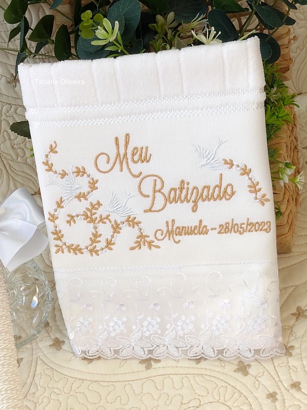 Toalha De Batizado Bordada E Vela Decorada Batizado
