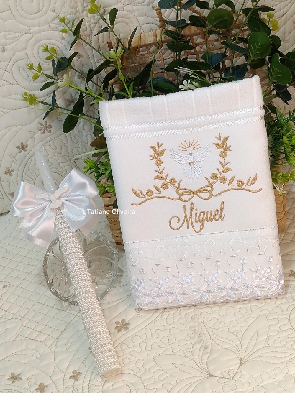 Toalha De Batizado Bordada E Vela Decorada Batizado