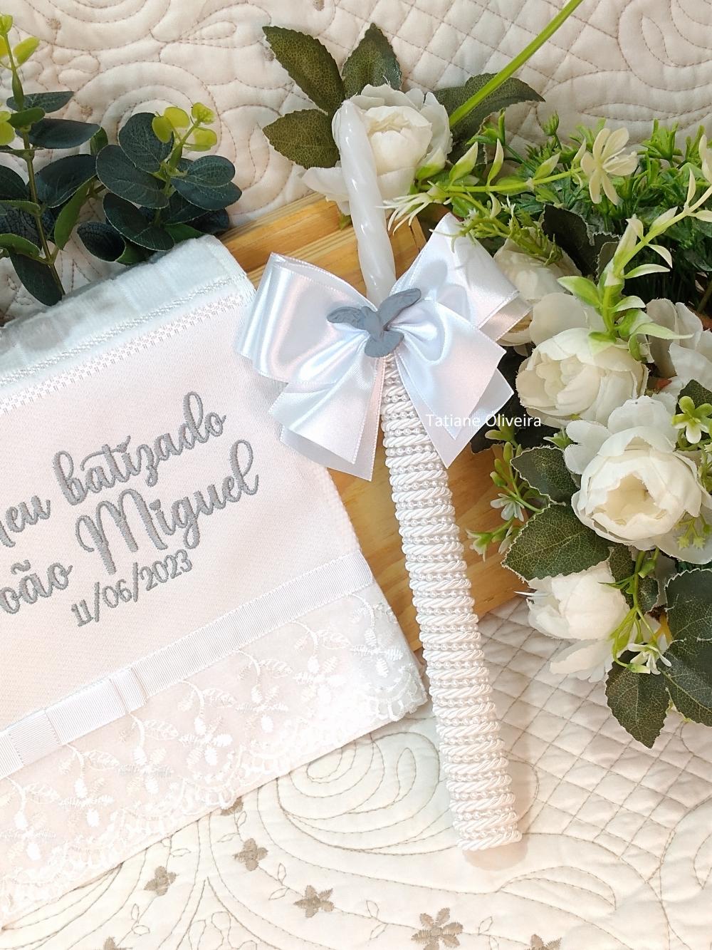 Toalha De Batizado Bordada E Vela Decorada Batizado