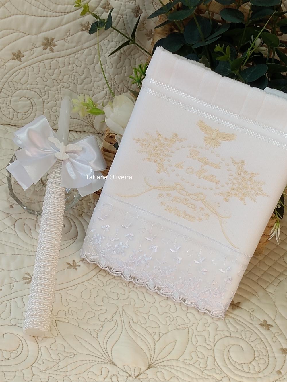 Toalha De Batizado Bordada E Vela Decorada Batizado