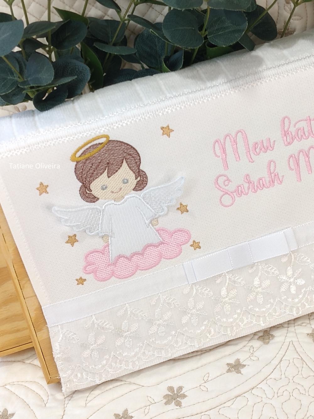 Toalha De Batizado Bordada E Vela Decorada Batizado