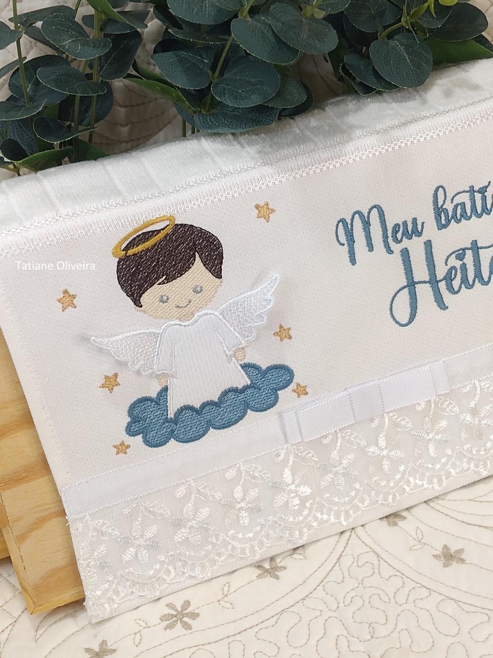 Toalha De Batizado Bordada E Vela Decorada Batizado