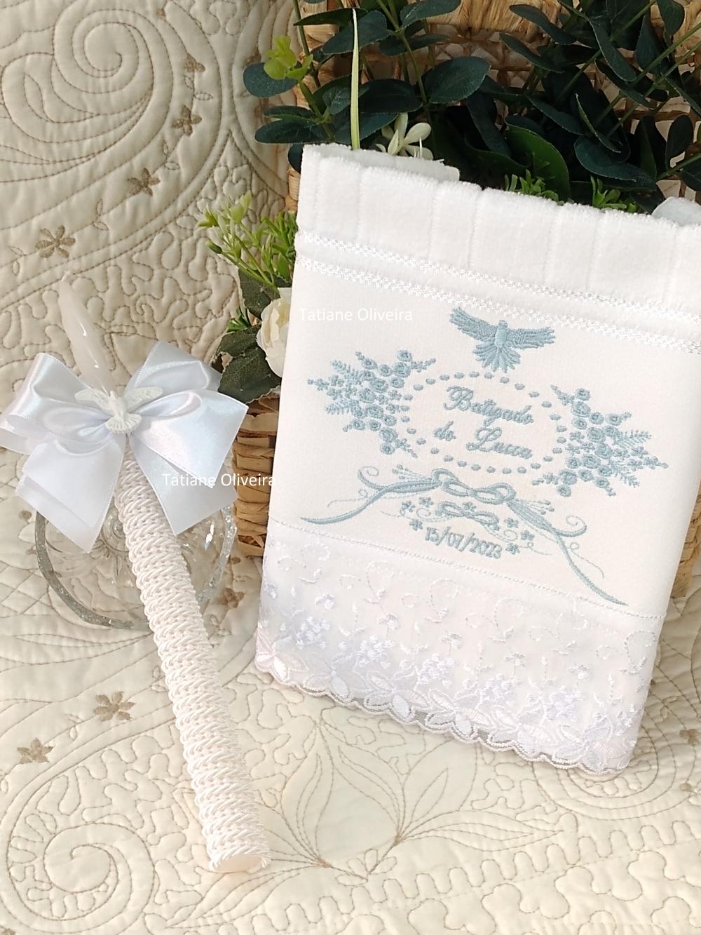 Toalha De Batizado Bordada E Vela Decorada Batizado