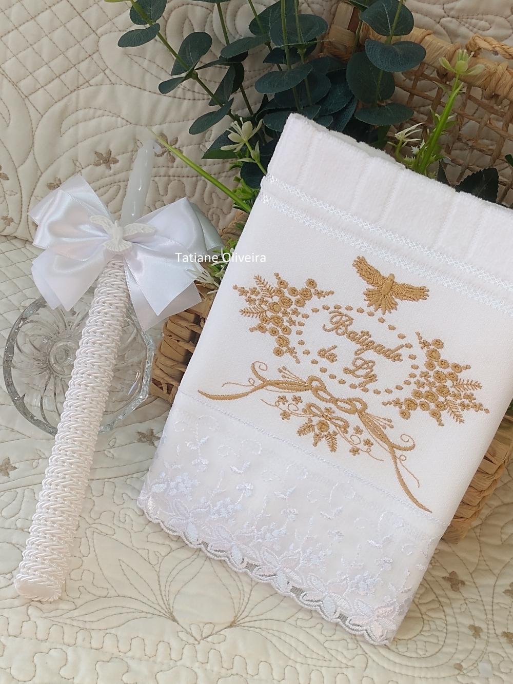 Toalha De Batizado Bordada E Vela Decorada Batizado