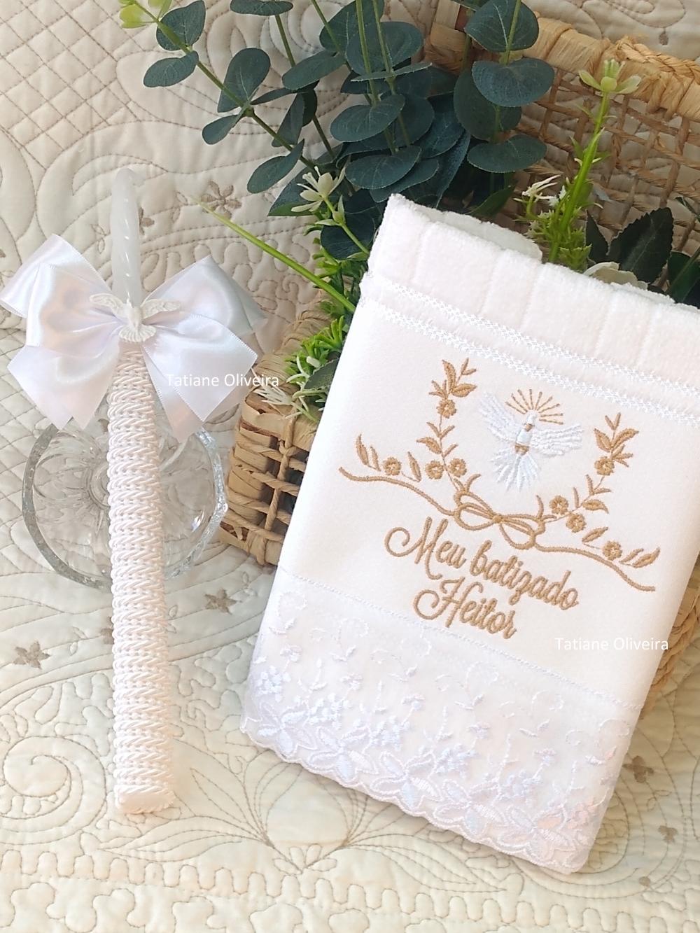 Toalha De Batizado Bordada E Vela Decorada Batizado