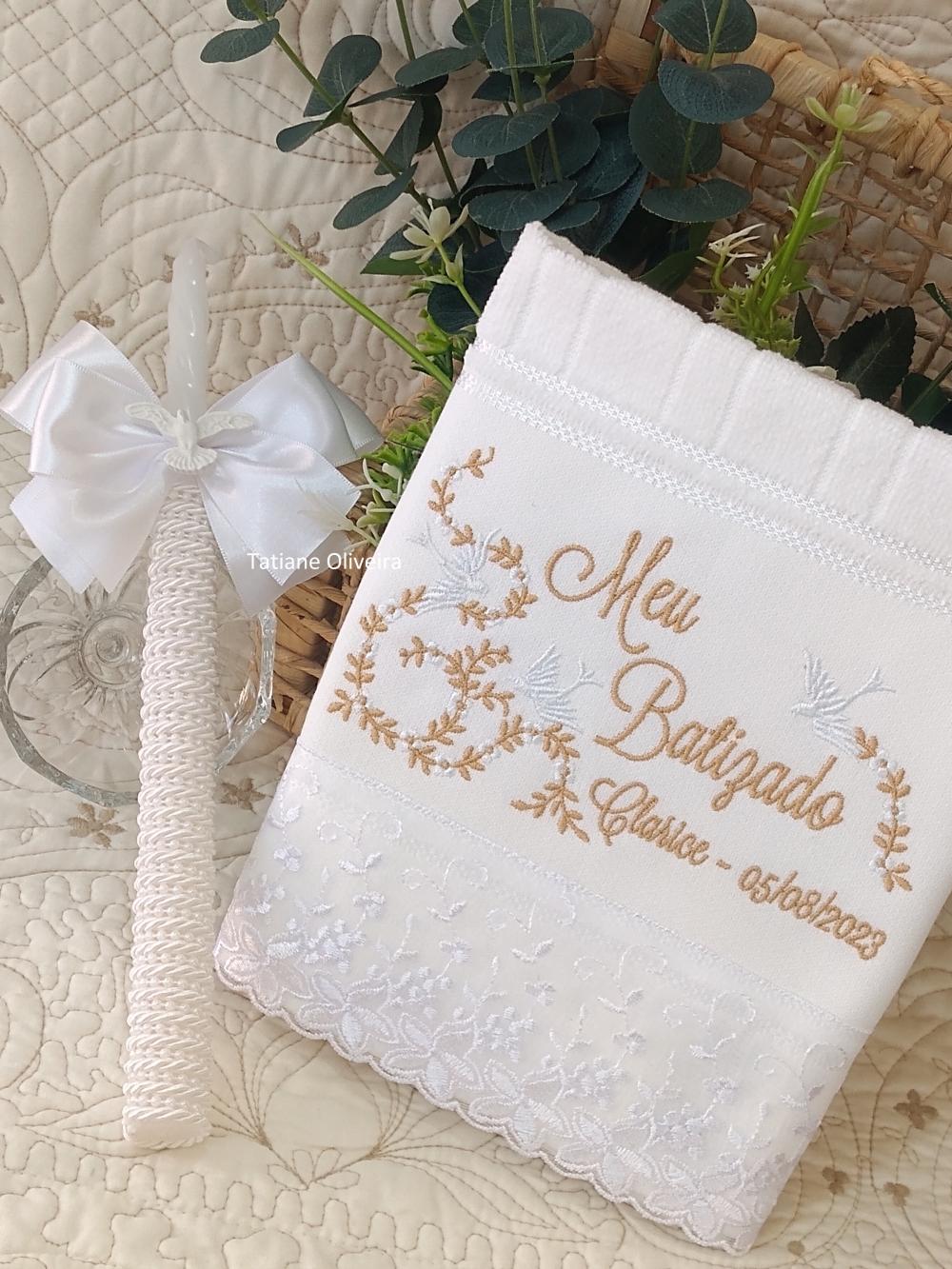 Toalha De Batizado Bordada E Vela Decorada Batizado