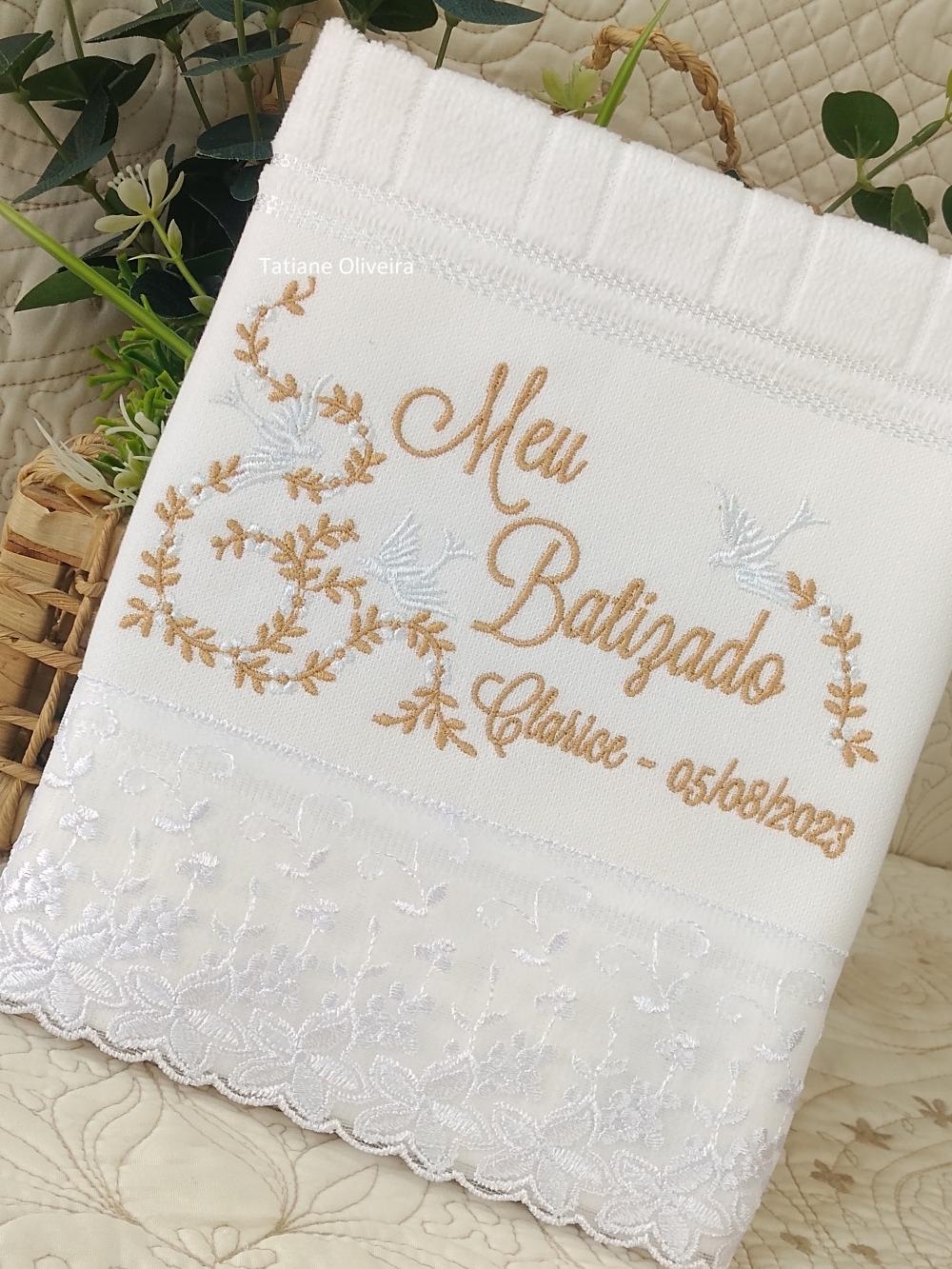 Toalha De Batizado Bordada E Vela Decorada Batizado